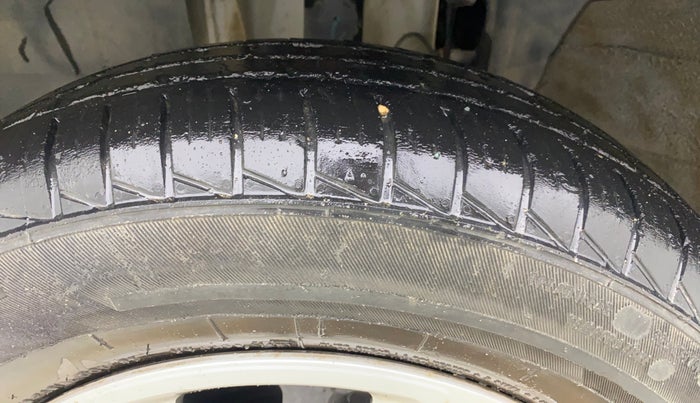 2021 Renault TRIBER RXT, Petrol, Manual, 37,725 km, Left Front Tyre Tread