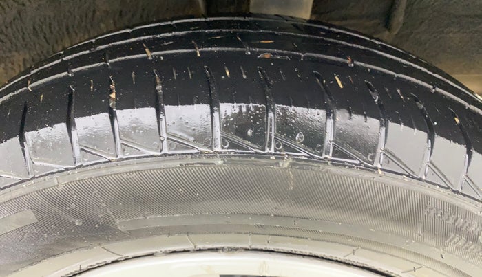 2021 Renault TRIBER RXT, Petrol, Manual, 37,725 km, Left Rear Tyre Tread