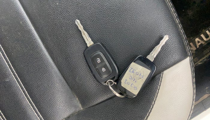 2021 Renault TRIBER RXT, Petrol, Manual, 37,725 km, Key Close Up