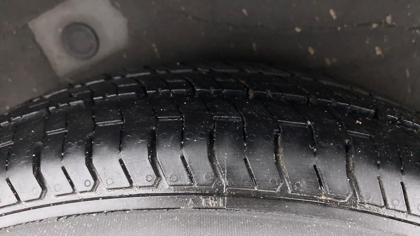 2012 Hyundai i10 SPORTZ 1.2, Petrol, Manual, 73,768 km, Right Rear Tyre Tread