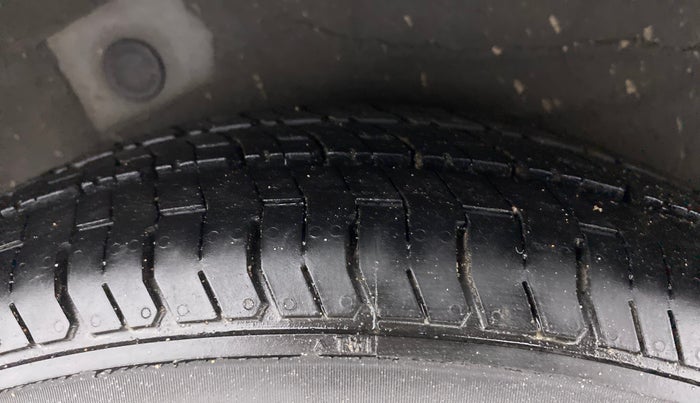 2012 Hyundai i10 SPORTZ 1.2, Petrol, Manual, 73,768 km, Right Rear Tyre Tread