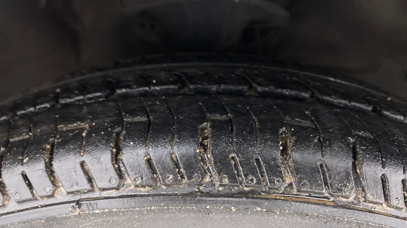 2012 Hyundai i10 SPORTZ 1.2, Petrol, Manual, 73,768 km, Right Front Tyre Tread