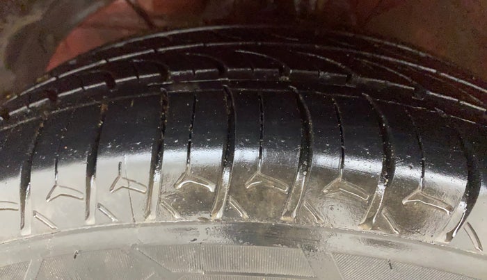 2019 Maruti Swift ZXI PLUS AMT, Petrol, Automatic, 73,468 km, Left Front Tyre Tread