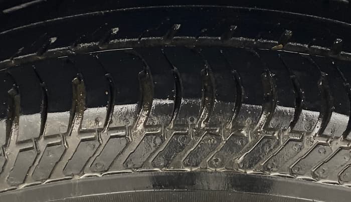 2016 Maruti Swift Dzire VXI, Petrol, Manual, 60,142 km, Left Front Tyre Tread