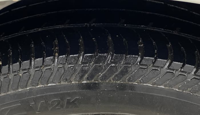 2016 Maruti Swift Dzire VXI, Petrol, Manual, 60,142 km, Right Rear Tyre Tread