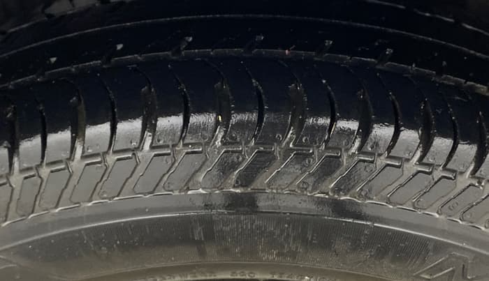 2016 Maruti Swift Dzire VXI, Petrol, Manual, 60,142 km, Left Rear Tyre Tread