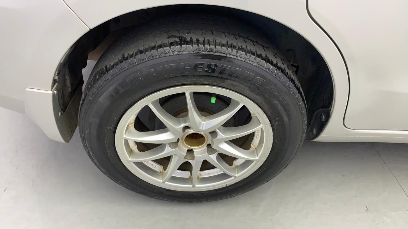 2014 Maruti Ertiga VXI, Petrol, Manual, 74,879 km, Right Rear Wheel
