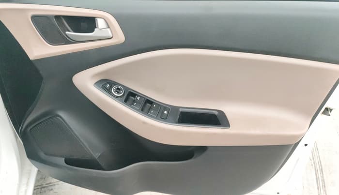 2014 Hyundai Elite i20 ASTA 1.2, Petrol, Manual, 96,968 km, Driver Side Door Panels Control