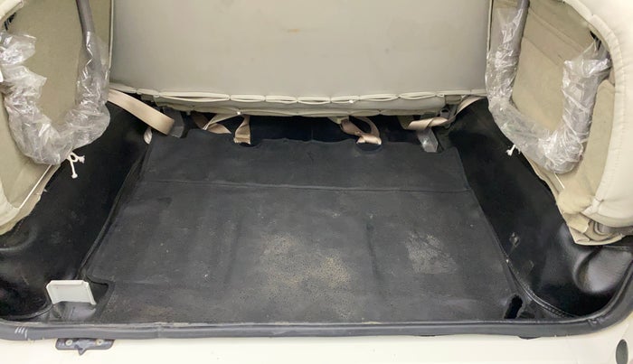 2022 Mahindra Bolero B6, Diesel, Manual, 10,330 km, Boot Inside