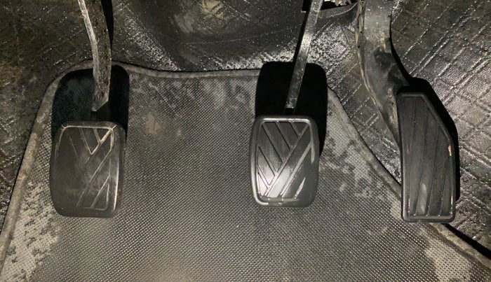 2017 Maruti IGNIS DELTA 1.3, Diesel, Manual, 90,400 km, Pedals