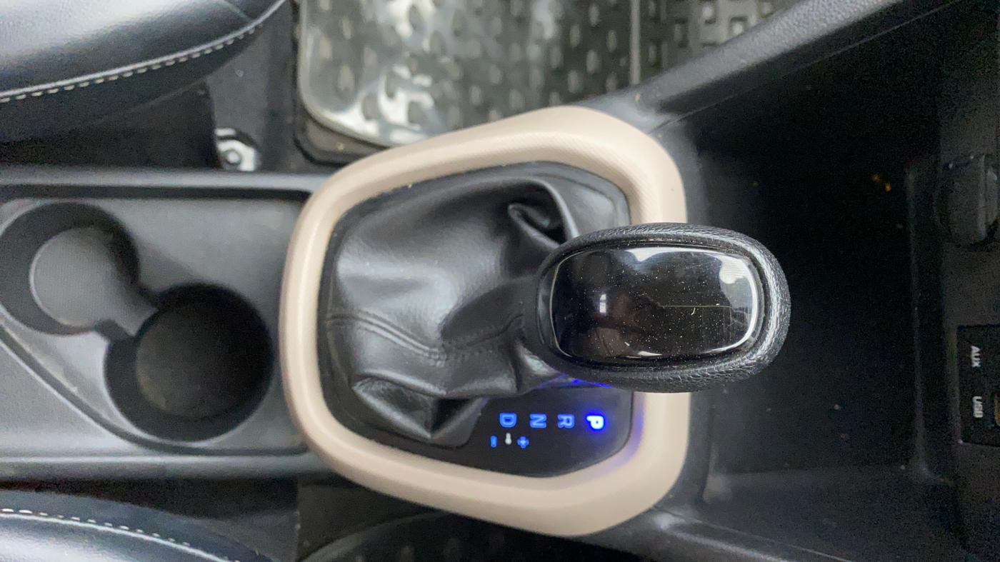 2018 Hyundai Grand i10 SPORTZ AT 1.2 KAPPA VTVT, Petrol, Automatic, 27,517 km, Gear Lever