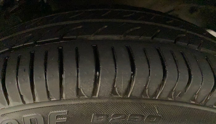 2013 Maruti Alto 800 LXI, CNG, Manual, 65,229 km, Left Rear Tyre Tread