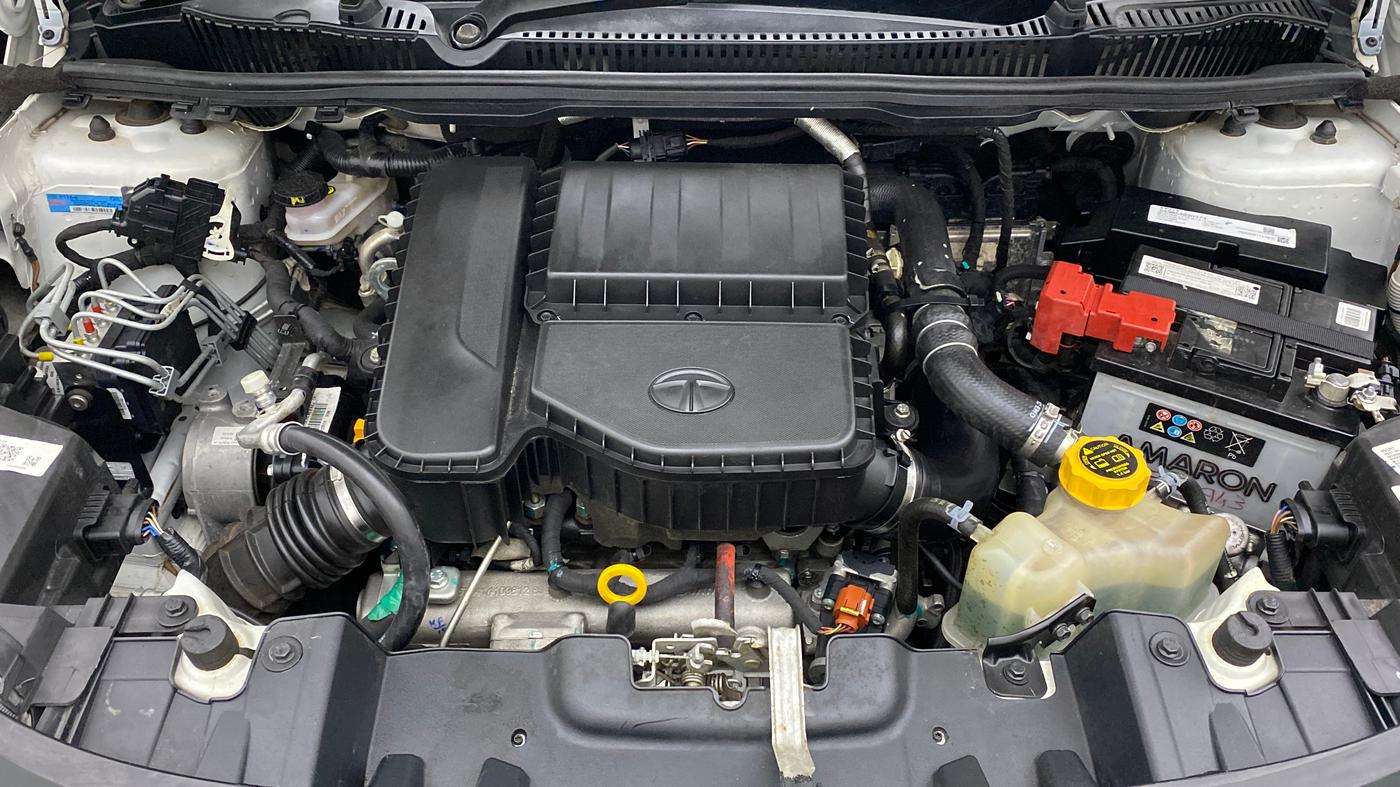 2022 Tata NEXON XZ PLUS (HS) DIESEL DUAL TONE, Diesel, Manual, 30,108 km, Open Bonet