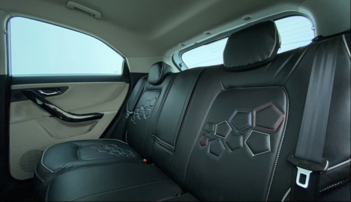 2022 Tata NEXON XZ PLUS (HS) DIESEL DUAL TONE, Diesel, Manual, 30,108 km, Right Side Rear Door Cabin