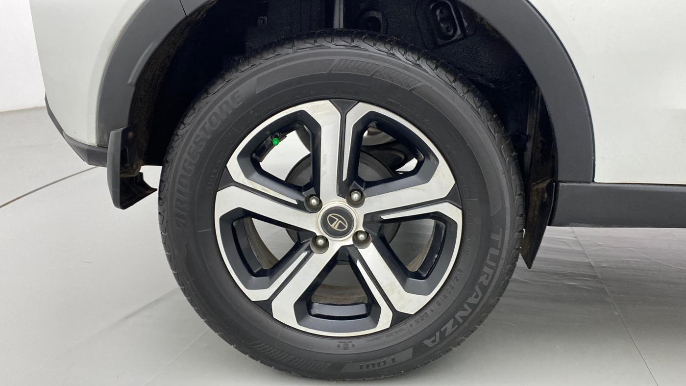 2022 Tata NEXON XZ PLUS (HS) DIESEL DUAL TONE, Diesel, Manual, 30,108 km, Right Rear Wheel