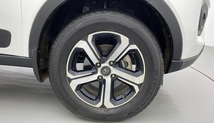 2022 Tata NEXON XZ PLUS (HS) DIESEL DUAL TONE, Diesel, Manual, 30,108 km, Right Front Wheel