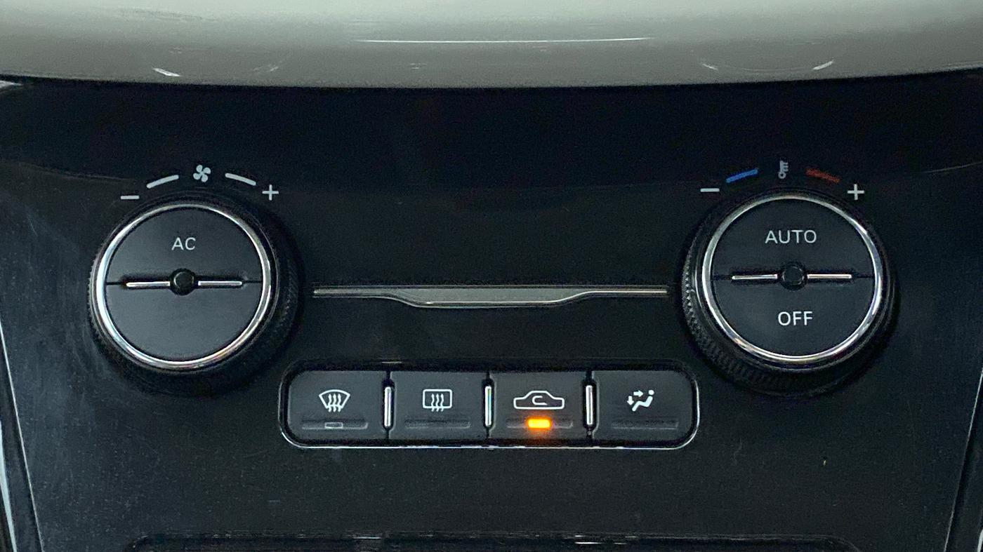 2022 Tata NEXON XZ PLUS (HS) DIESEL DUAL TONE, Diesel, Manual, 30,108 km, Automatic Climate Control