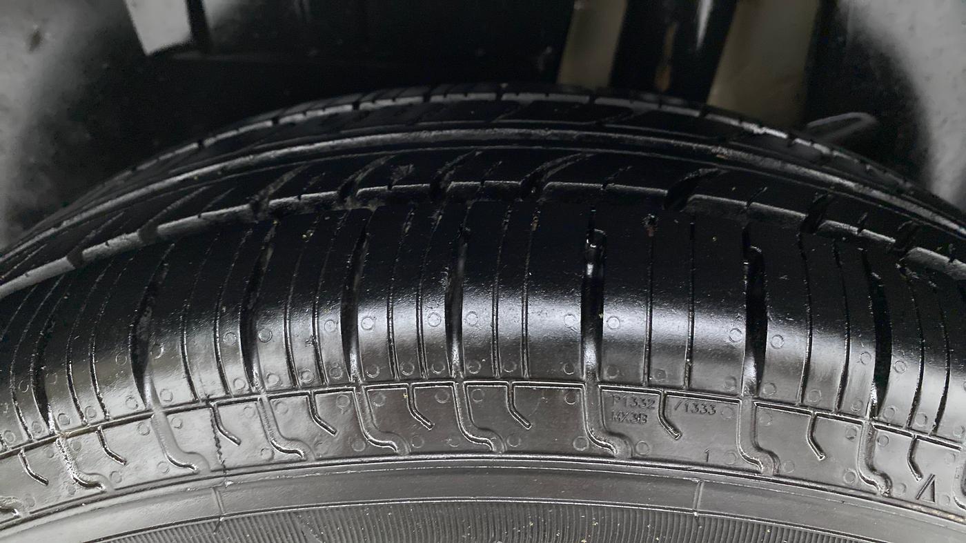 2019 Maruti Dzire VXI, Petrol, Manual, 60,750 km, Left Rear Tyre Tread
