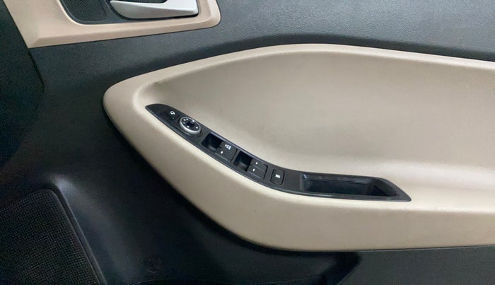 2019 Hyundai Elite i20 SPORTZ PLUS 1.2, Petrol, Manual, 36,738 km, Driver Side Door Panels Control