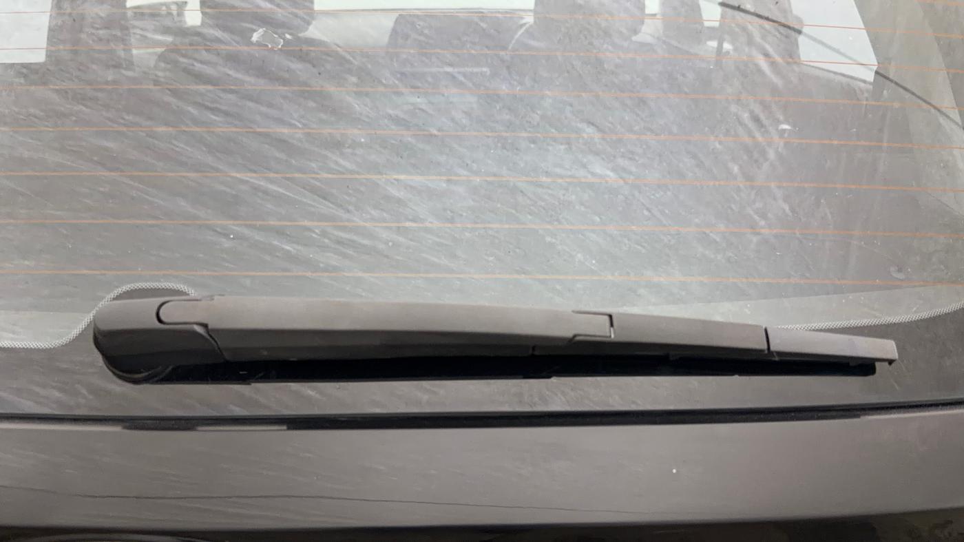 2022 Hyundai NEW I20 ASTA (O) 1.2 MT, Petrol, Manual, 60,354 km, Rear Wiper