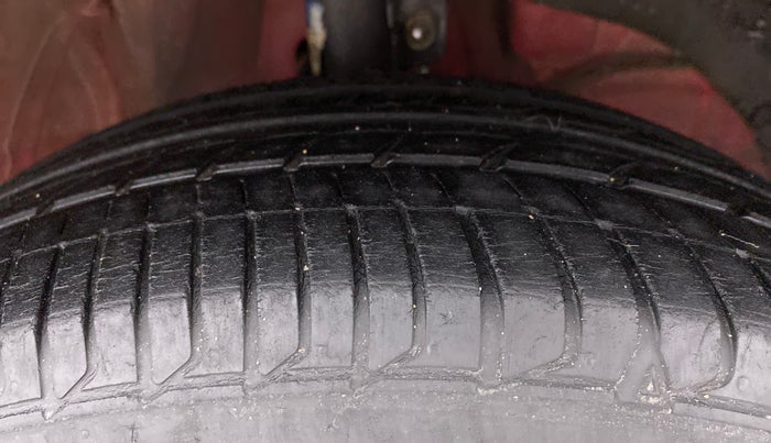 2019 Maruti Swift ZXI PLUS, Petrol, Manual, 64,001 km, Right Front Tyre Tread