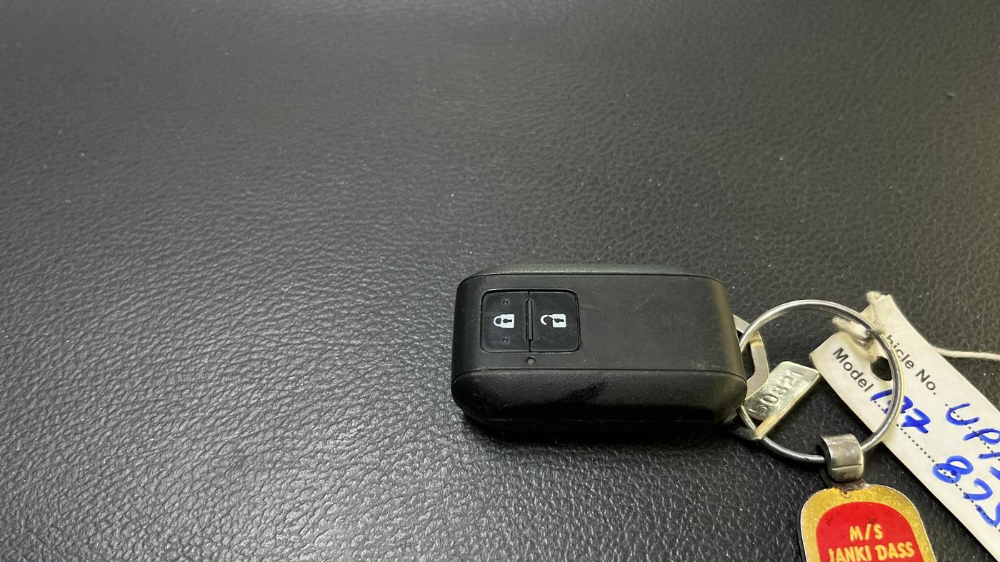 2021 Maruti Baleno ZETA PETROL 1.2, Petrol, Manual, 61,097 km, Key Close Up