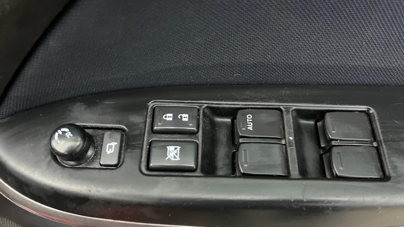 2021 Maruti Baleno ZETA PETROL 1.2, Petrol, Manual, 61,097 km, Driver Side Door Panels Control
