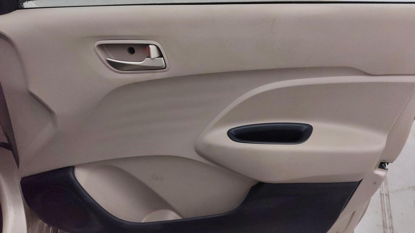 2019 Hyundai NEW SANTRO SPORTZ AMT, Petrol, Automatic, 32,897 km, Driver Side Door Panels Control