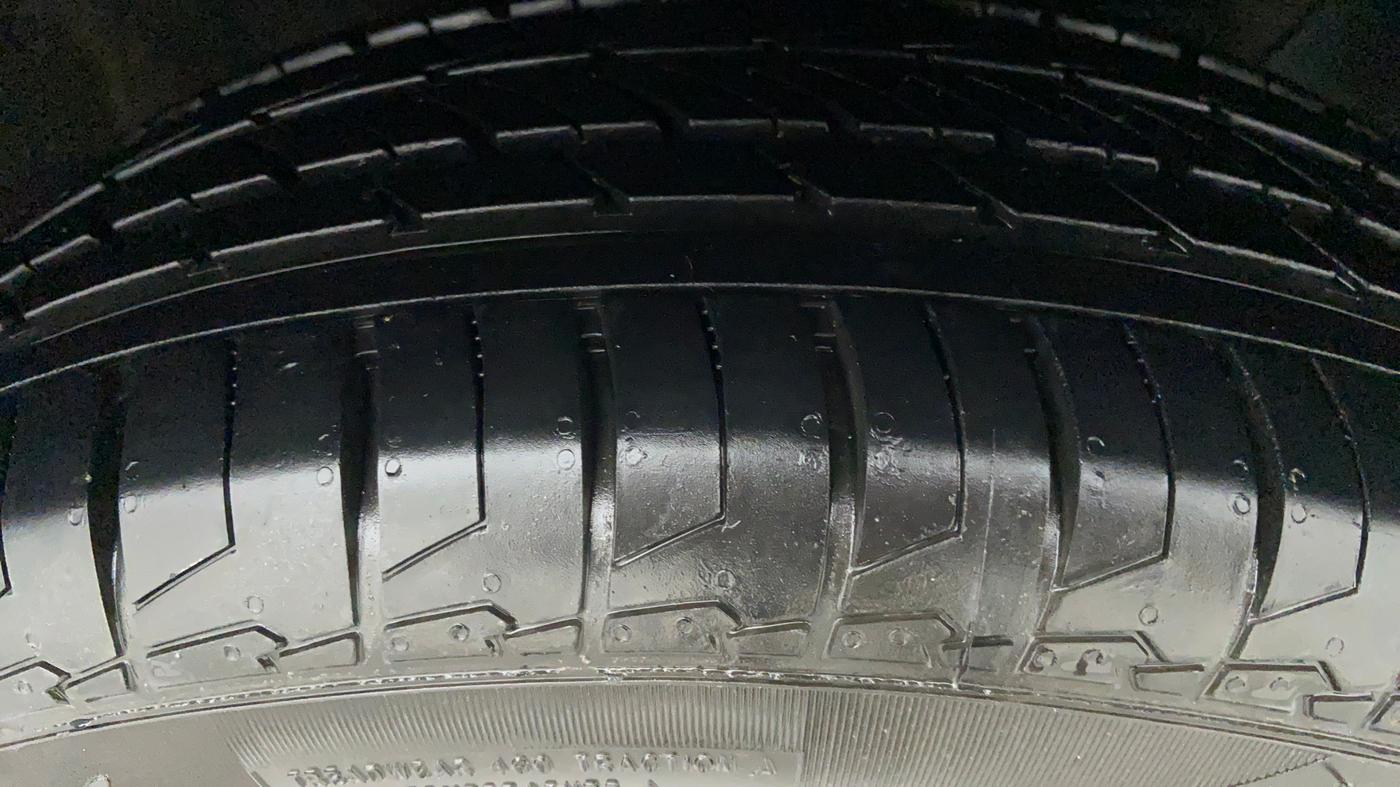 2015 Hyundai Creta 1.6 SX PLUS PETROL, Petrol, Manual, 56,465 km, Right Front Tyre Tread