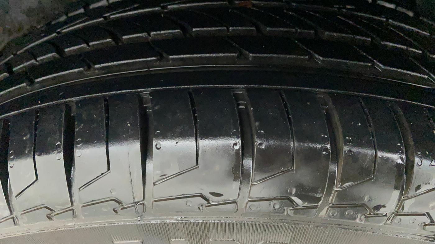 2015 Hyundai Creta 1.6 SX PLUS PETROL, Petrol, Manual, 56,465 km, Left Rear Tyre Tread
