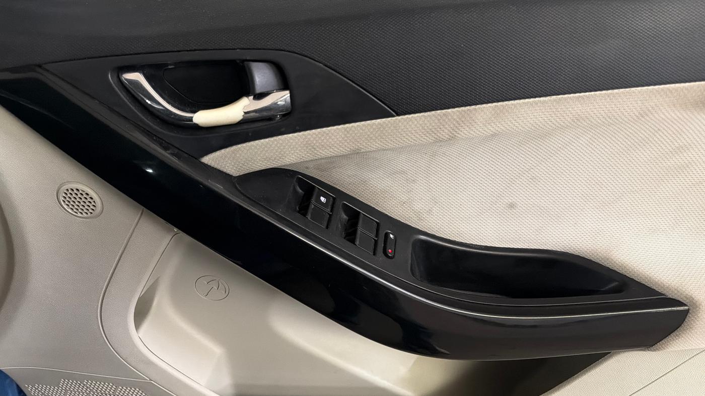 2020 Tata NEXON XZ PETROL, Petrol, Manual, 51,093 km, Driver Side Door Panels Control