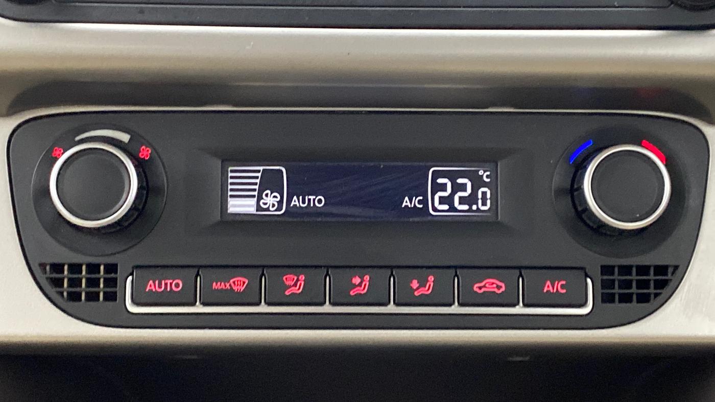 2017 Volkswagen Vento HIGHLINE PLUS TDI MT, Diesel, Manual, 85,284 km, Automatic Climate Control