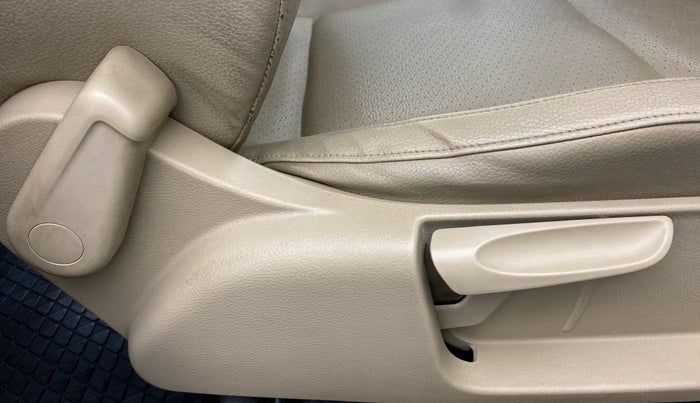 2017 Volkswagen Vento HIGHLINE PLUS TDI MT, Diesel, Manual, 85,284 km, Driver Side Adjustment Panel