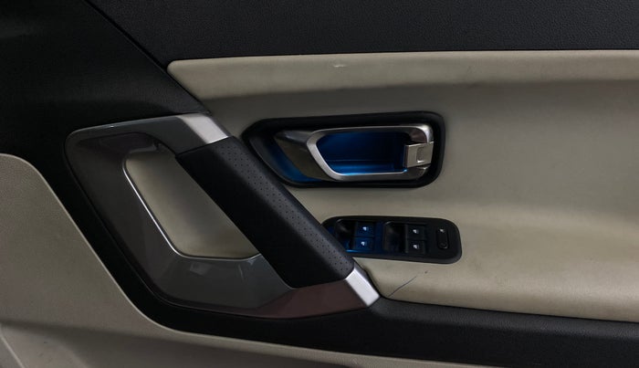 2022 Tata Safari XZA PLUS, Diesel, Automatic, 70,304 km, Driver Side Door Panels Control