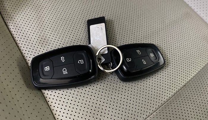 2022 Tata Safari XZA PLUS, Diesel, Automatic, 70,304 km, Key Close Up