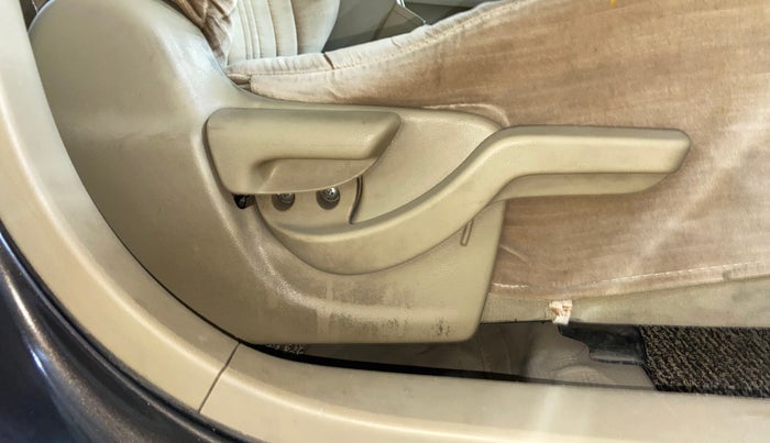 2015 Honda Amaze 1.2L I-VTEC S, CNG, Manual, 72,788 km, Driver Side Adjustment Panel