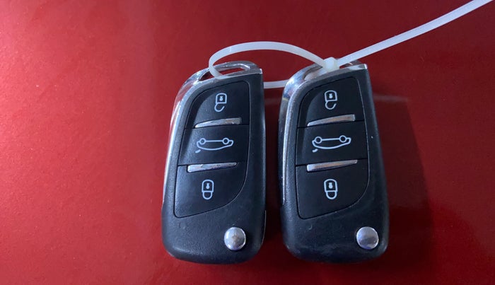 2015 Honda Amaze 1.2L I-VTEC S, CNG, Manual, 72,788 km, Key Close Up