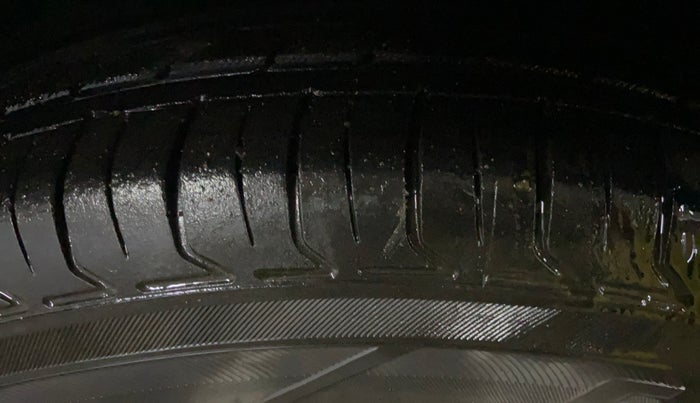 2015 Honda Amaze 1.2L I-VTEC S, CNG, Manual, 72,788 km, Left Front Tyre Tread