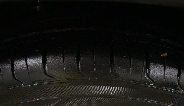 2015 Honda Amaze 1.2L I-VTEC S, CNG, Manual, 72,788 km, Right Rear Tyre Tread