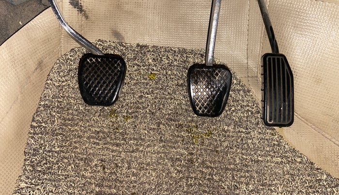 2015 Honda Amaze 1.2L I-VTEC S, CNG, Manual, 72,788 km, Pedals