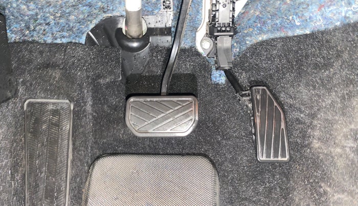 2022 Toyota Glanza V AMT, Petrol, Automatic, 14,530 km, Pedals