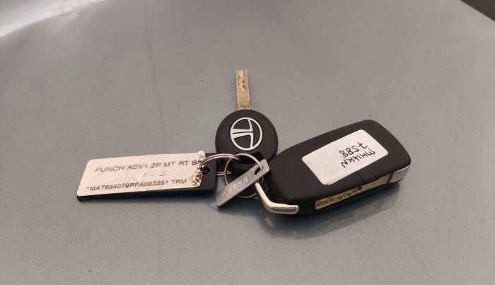 2023 Tata PUNCH ADVENTURE MT, Petrol, Manual, 23,071 km, Key Close Up