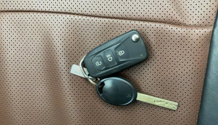 2022 Tata PUNCH ADVENTURE MT, Petrol, Manual, 13,004 km, Key Close Up