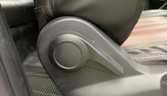 2022 Tata PUNCH ADVENTURE MT, Petrol, Manual, 13,004 km, Driver Side Adjustment Panel