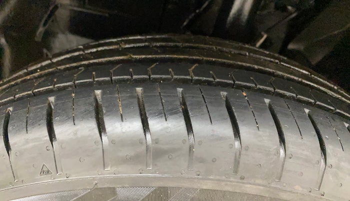 2022 Tata PUNCH ADVENTURE MT, Petrol, Manual, 13,004 km, Left Front Tyre Tread