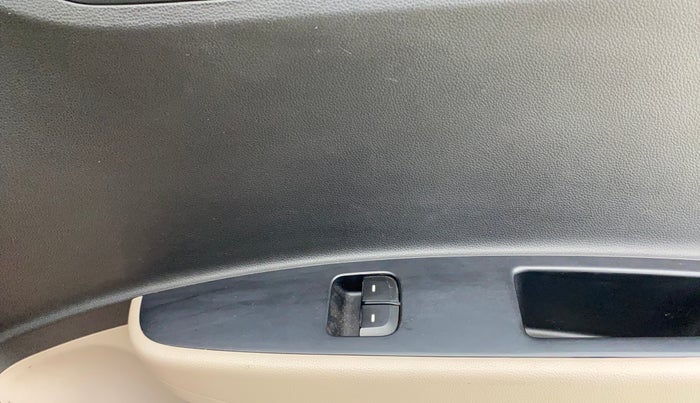 2015 Hyundai Xcent BASE 1.2, Petrol, Manual, 29,032 km, Driver Side Door Panels Control