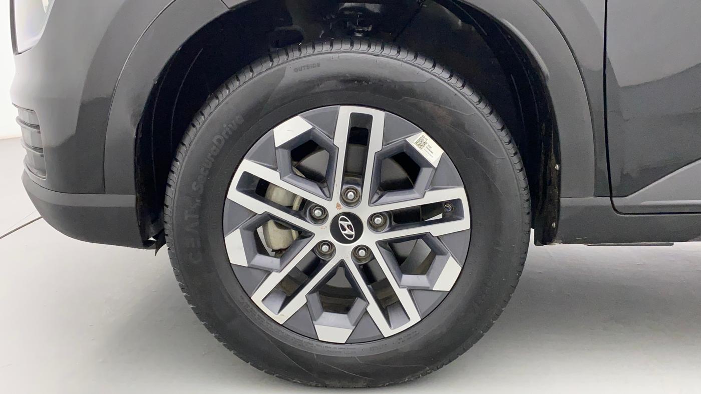 2022 Hyundai VENUE SX 1.5 CRDI, Diesel, Manual, 5,013 km, Left Front Wheel