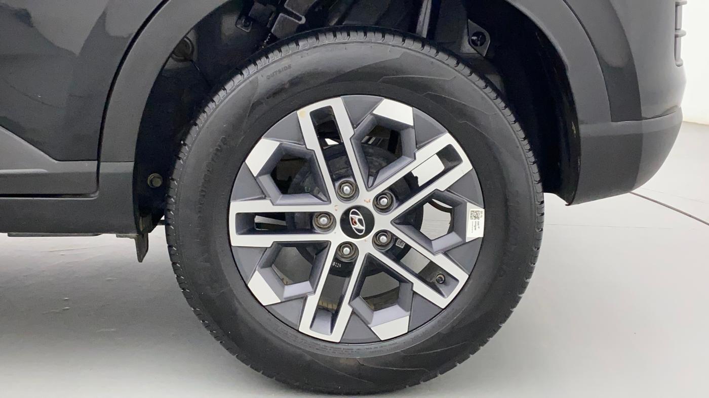 2022 Hyundai VENUE SX 1.5 CRDI, Diesel, Manual, 5,013 km, Left Rear Wheel