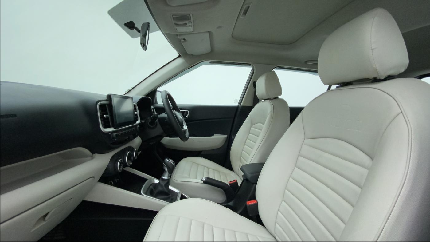2022 Hyundai VENUE SX 1.5 CRDI, Diesel, Manual, 5,013 km, Right Side Front Door Cabin