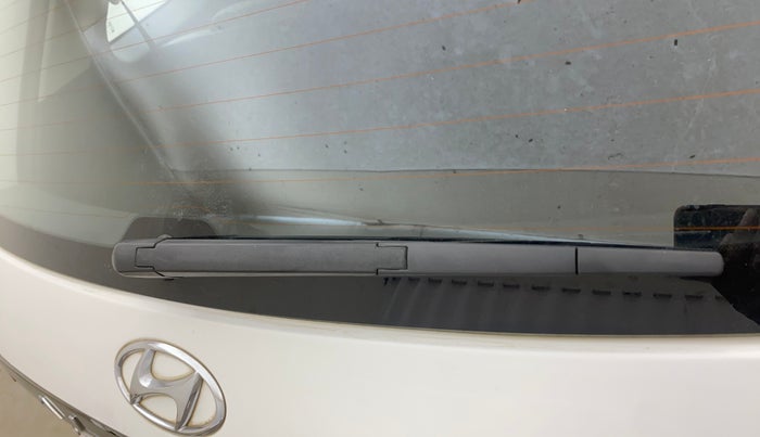 2021 Hyundai ALCAZAR PLATINUM (O) 6STR 2.0 AT, Petrol, Automatic, 1,07,659 km, Rear Wiper